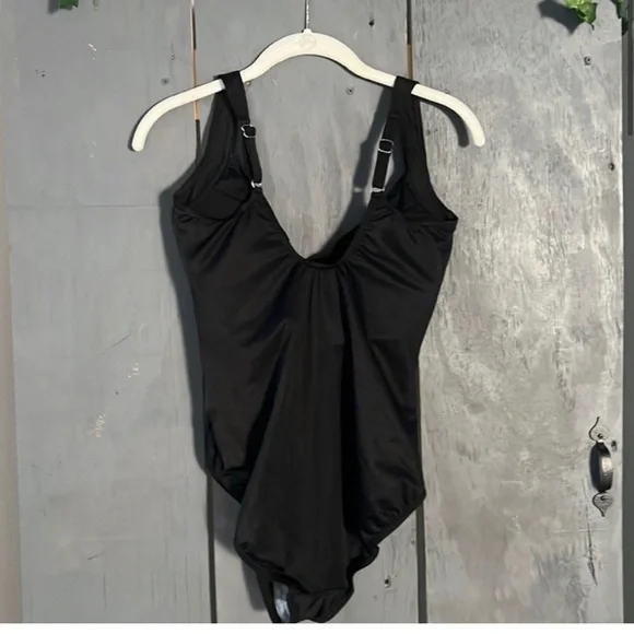 Miraclesuit Sanibel One Piece Swimsuit Black Size 18 New